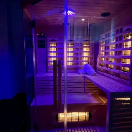 Modernes Loft Mit Whirlpool, Sauna & Billardtisch Apartmán *